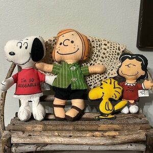PRE OWNED VINTAGE PEANUTS PLUSH DOLLS SNOOPY PEPPERMINT PATTY WOODSTOCK & LUCY